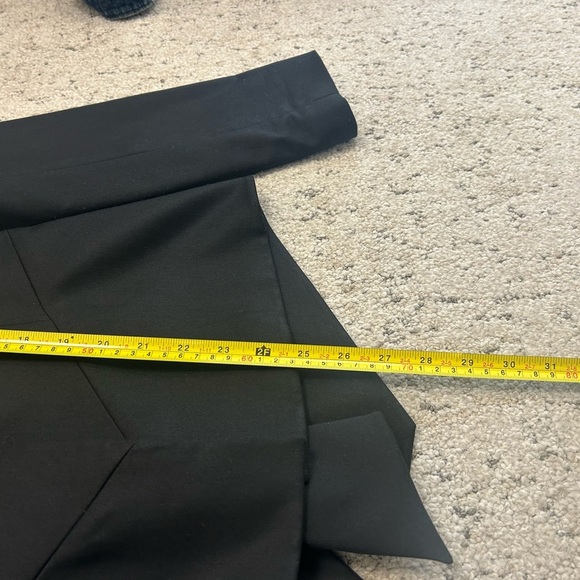 Alice + Olivia M EUC black blazer with tuxedo effect- back is longer & buttoned - Picture 9 of 16